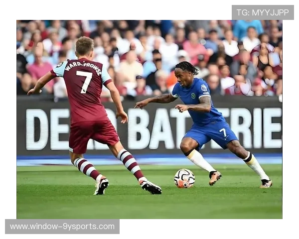 豪门对决再掀高潮年轻新星闪耀绿茵场引爆足坛热议本赛季巅峰之战