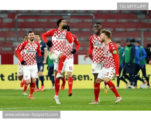 奥格斯堡俱乐部最新动态揭示球队赛季表现与未来规划